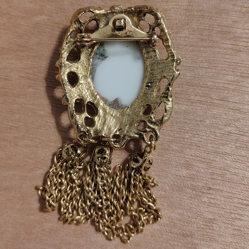 Vintage Cameo Porcelain Brooch/pendant Painting Neoclassical Woman Tassel - Picture 3 of 6